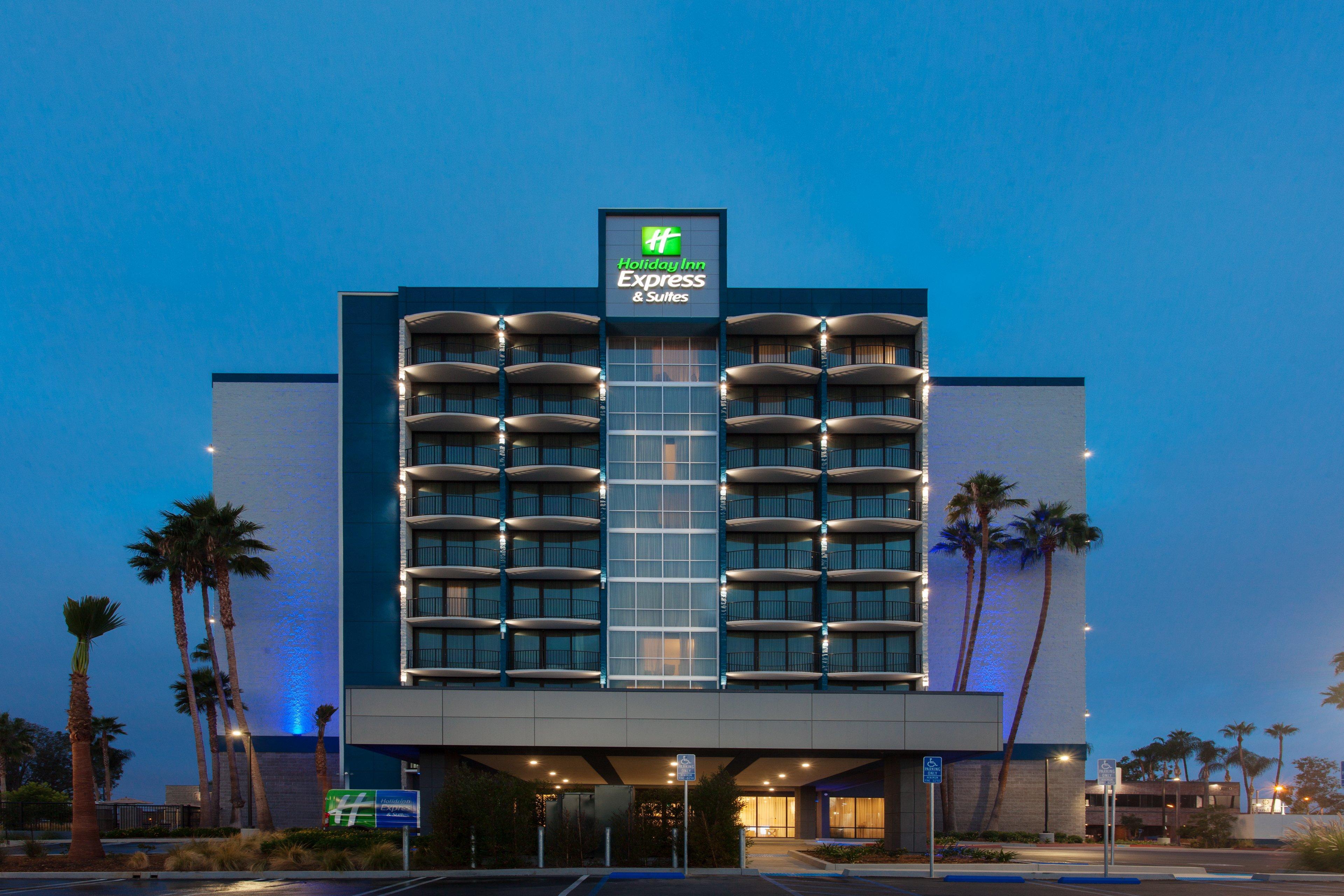 Holiday Inn Express & Suites Santa Ana - Orange County By Ihg Экстерьер фото